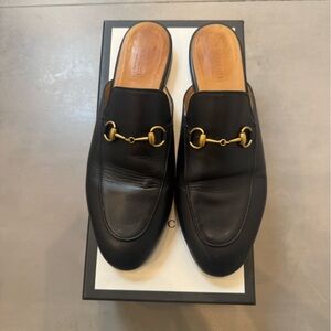 Gucci

Black Princetown Leather Slipper